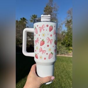 Spring daisies with strawberries and bows Flowers 40oz Tumbler